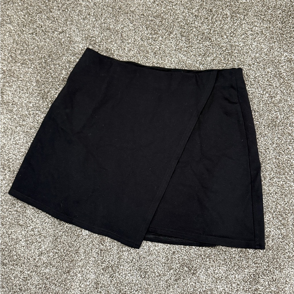 NWT - American Eagle Outfitters Black Mini Skirt